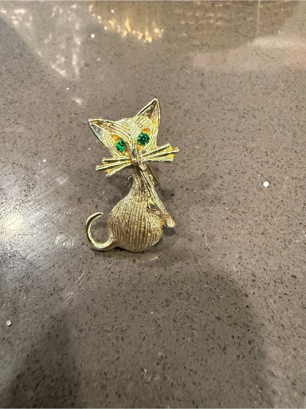 Gold Cat Brooch Pin with Green Eyes - Unbranded